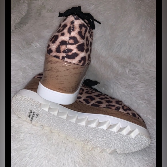 Qupid Women’s Animal Print Platform Sneakers Sz 6 (All Man Made Material) NWOB - Picture 10 of 10